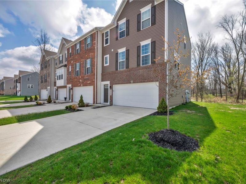 34566 Ethan Way, Willoughby, OH 44094 Photo 3