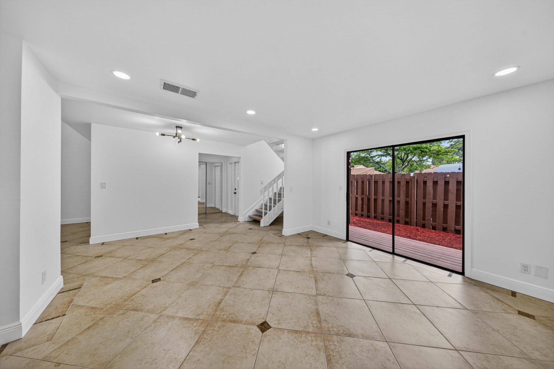 6194 Laurel Lane, Unit C, Tamarac, FL 33319 Photo