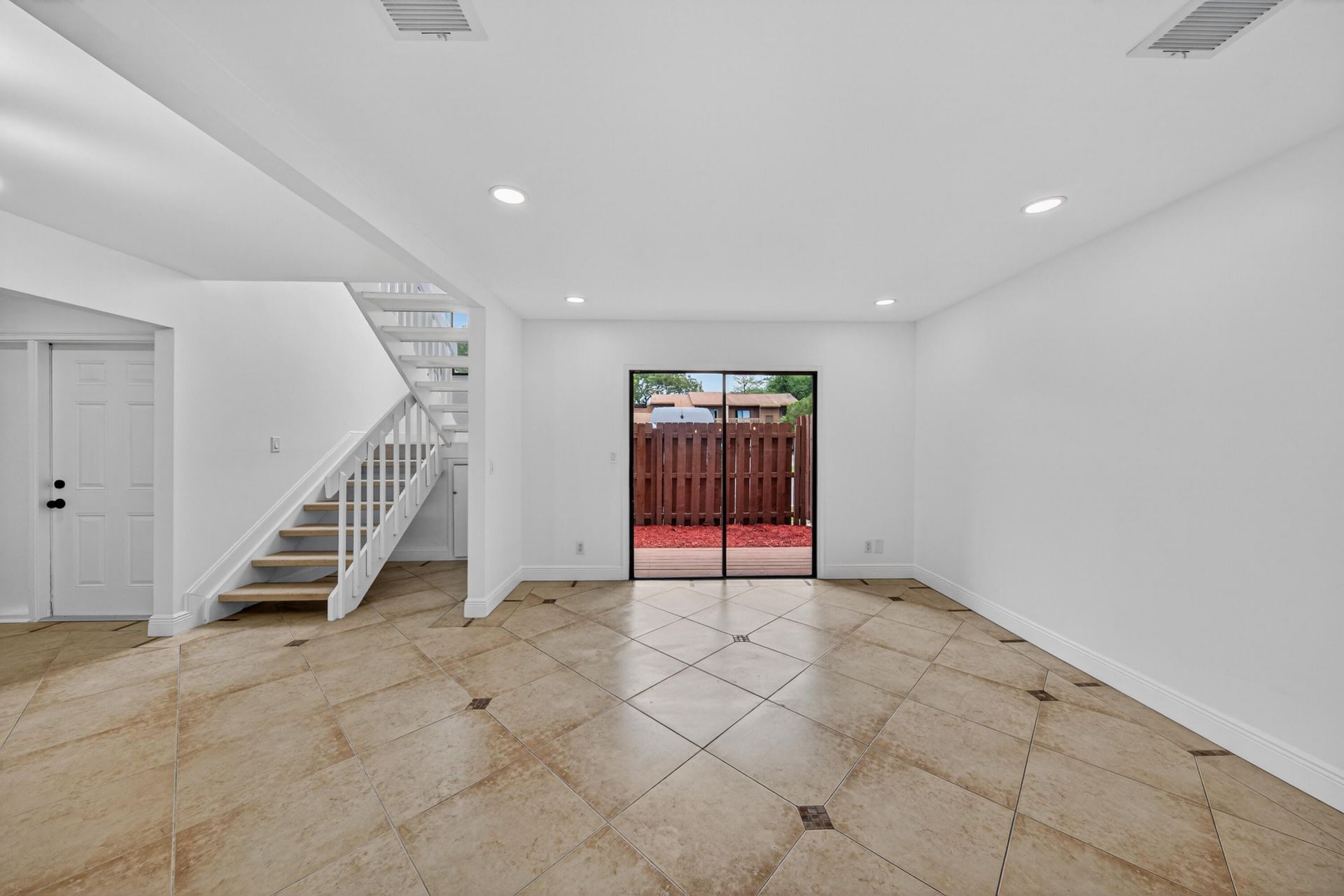 6194 Laurel Lane, Unit C, Tamarac, FL 33319 Photo