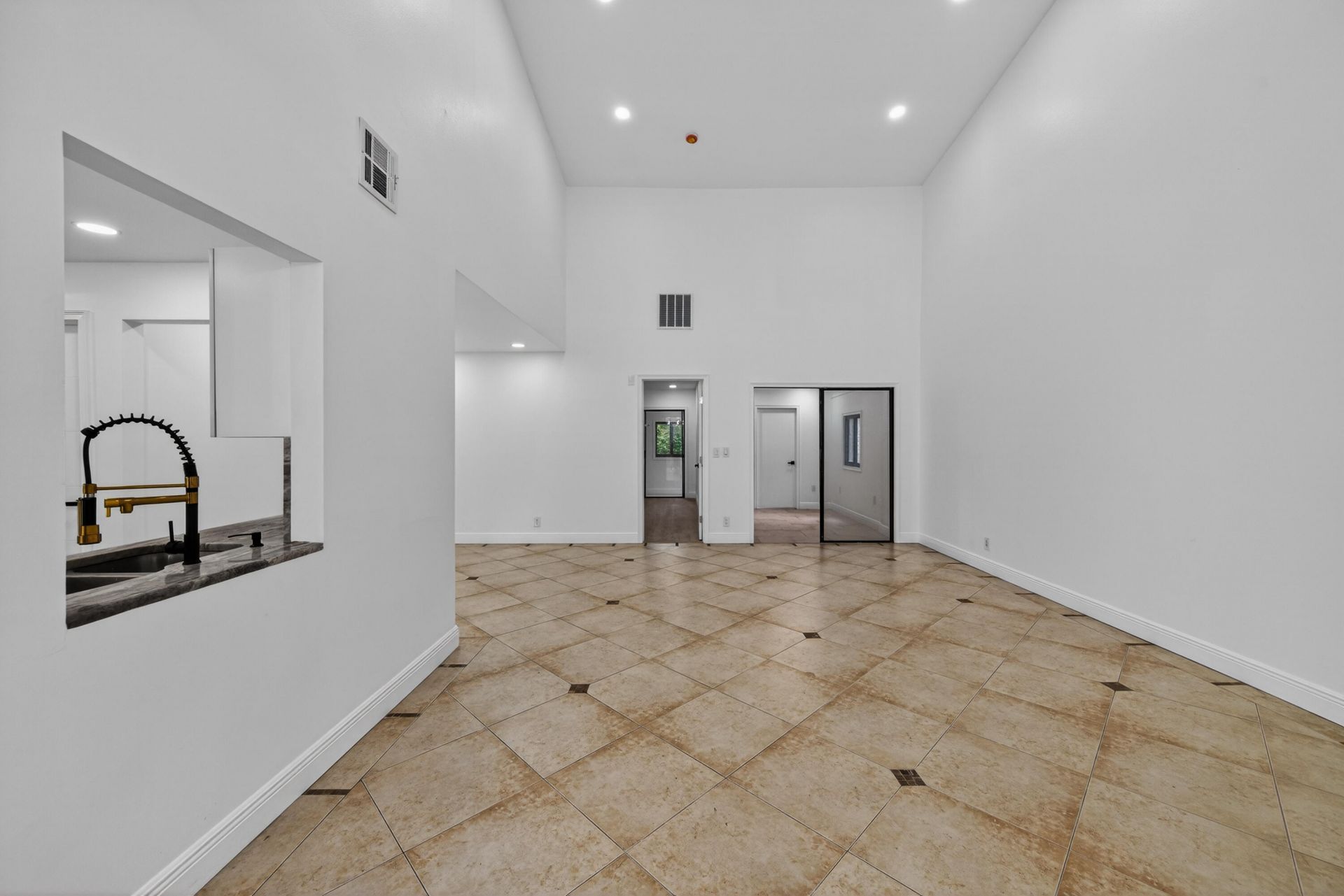 6194 Laurel Lane, Unit C, Tamarac, FL 33319 Photo