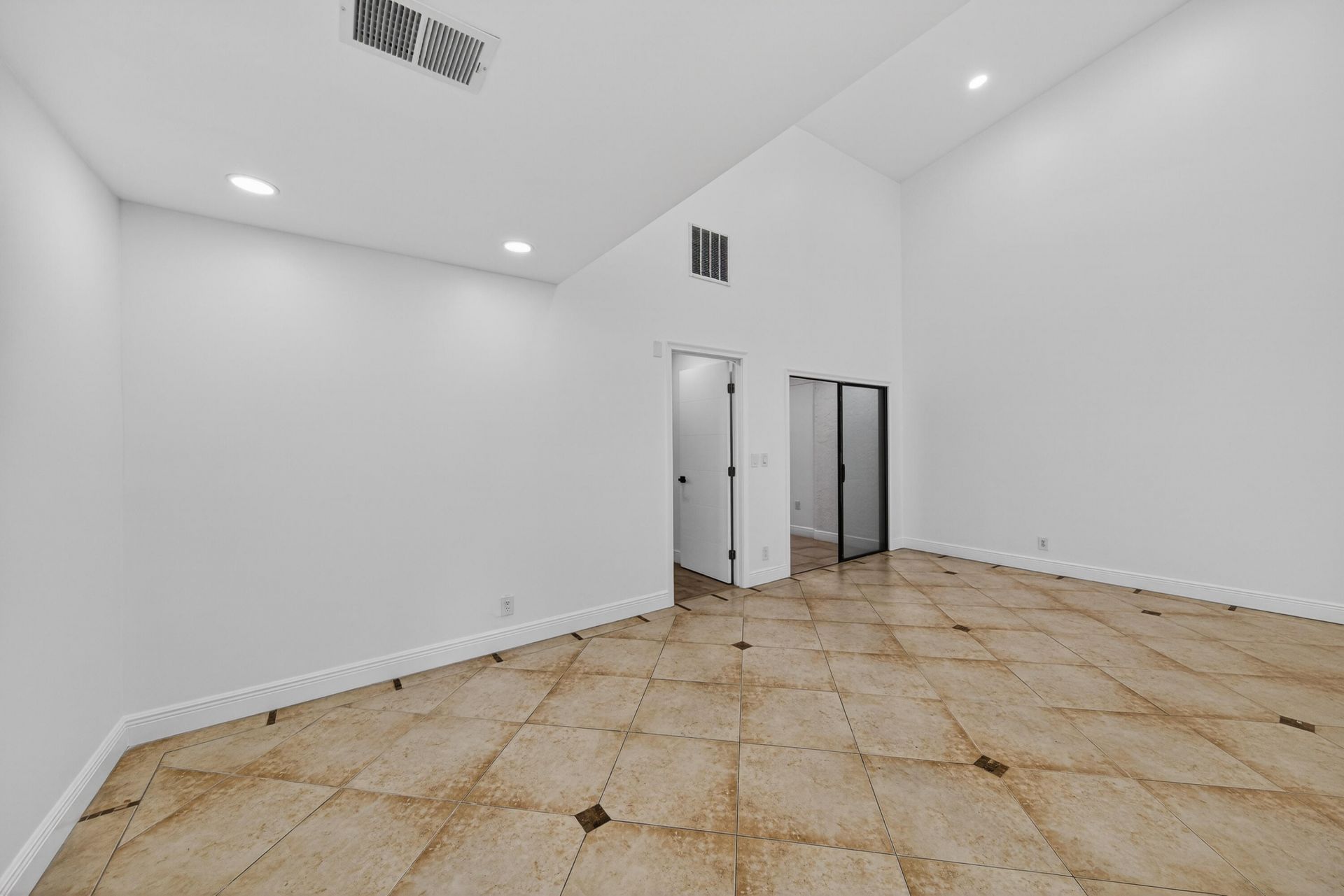 6194 Laurel Lane, Unit C, Tamarac, FL 33319 Photo