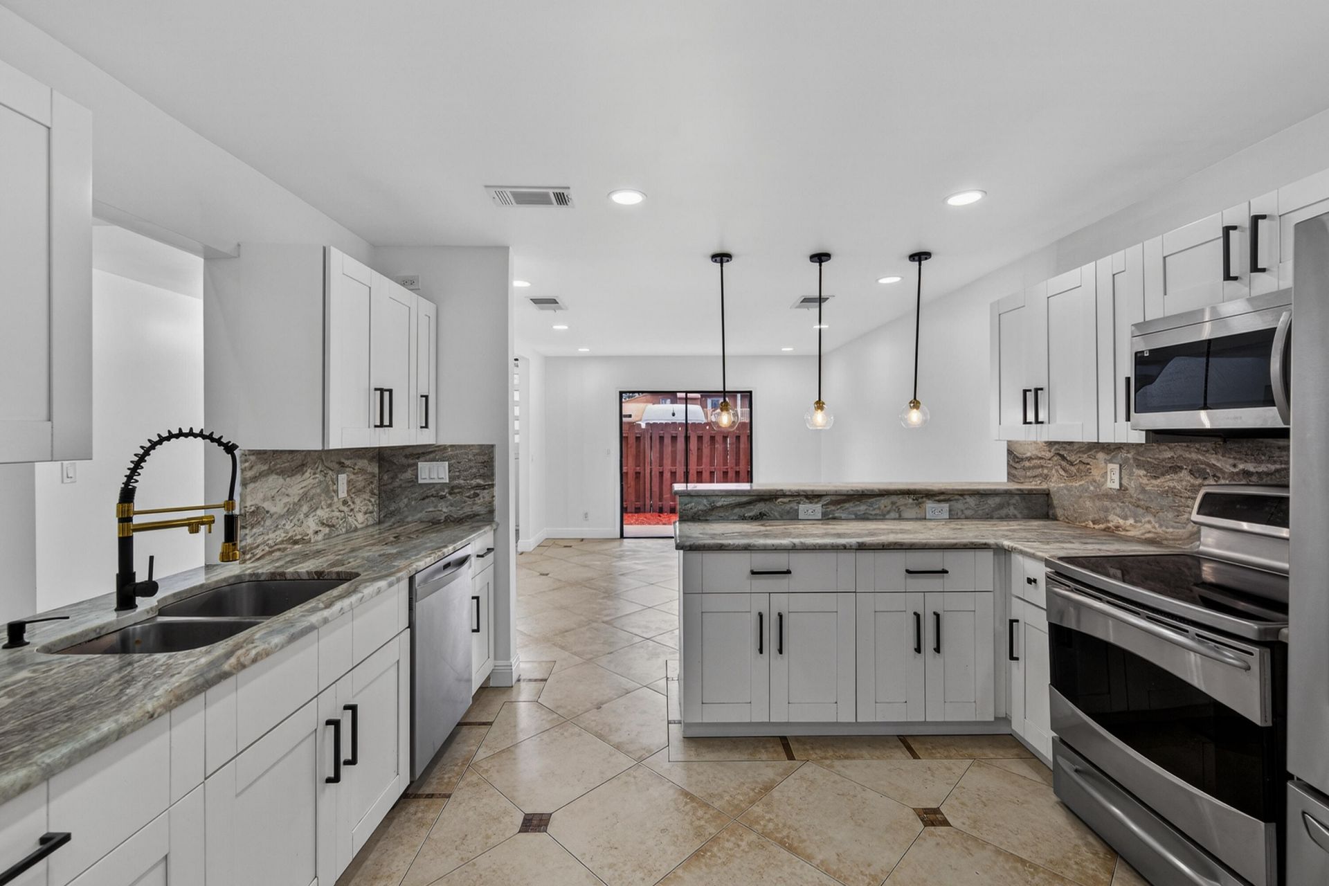 6194 Laurel Lane, Unit C, Tamarac, FL 33319 Photo