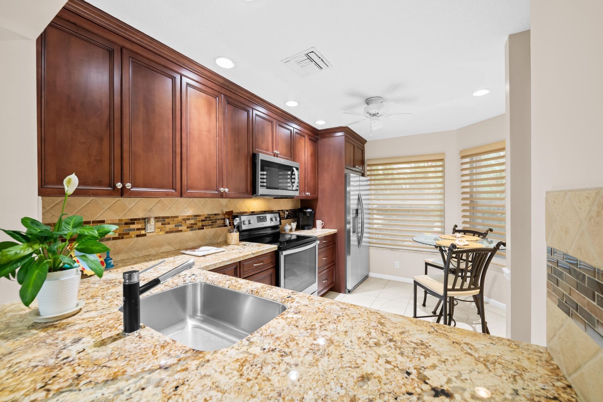 7438 S Pinewalk Dr Drive S, Unit 13-3, Margate, FL 33063 Photo