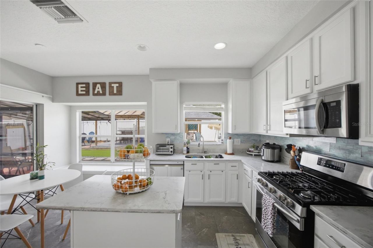 24927 Portofino Drive, Lutz, FL 33559 Photo