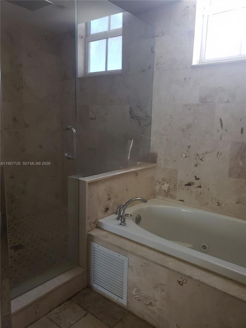 357 Almeria Ave, Unit 705, Coral Gables, FL 33134 Photo