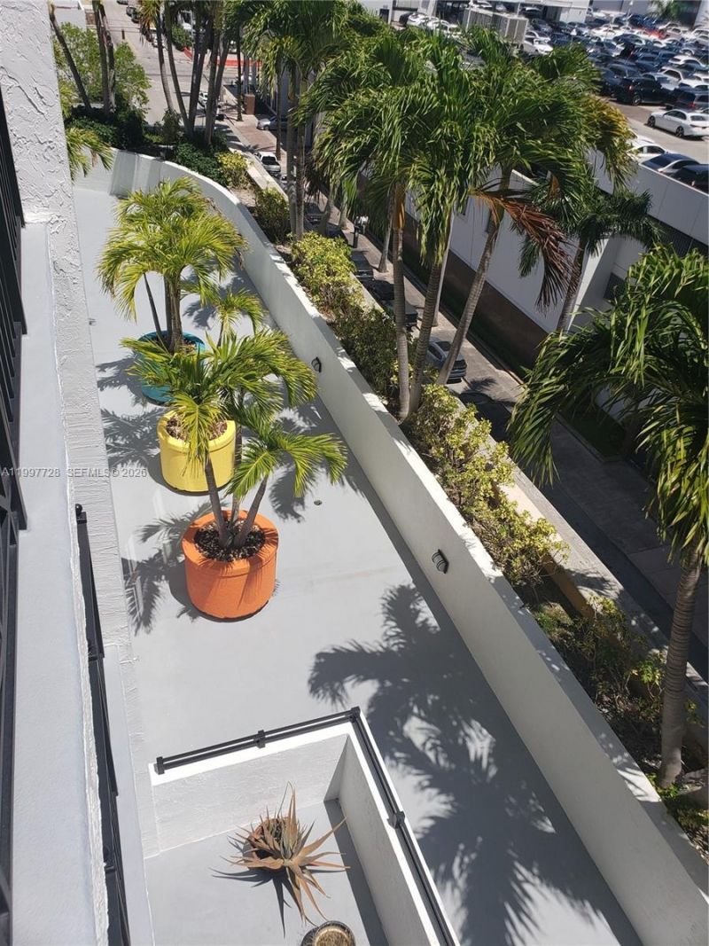 357 Almeria Ave, Unit 705, Coral Gables, FL 33134 Photo