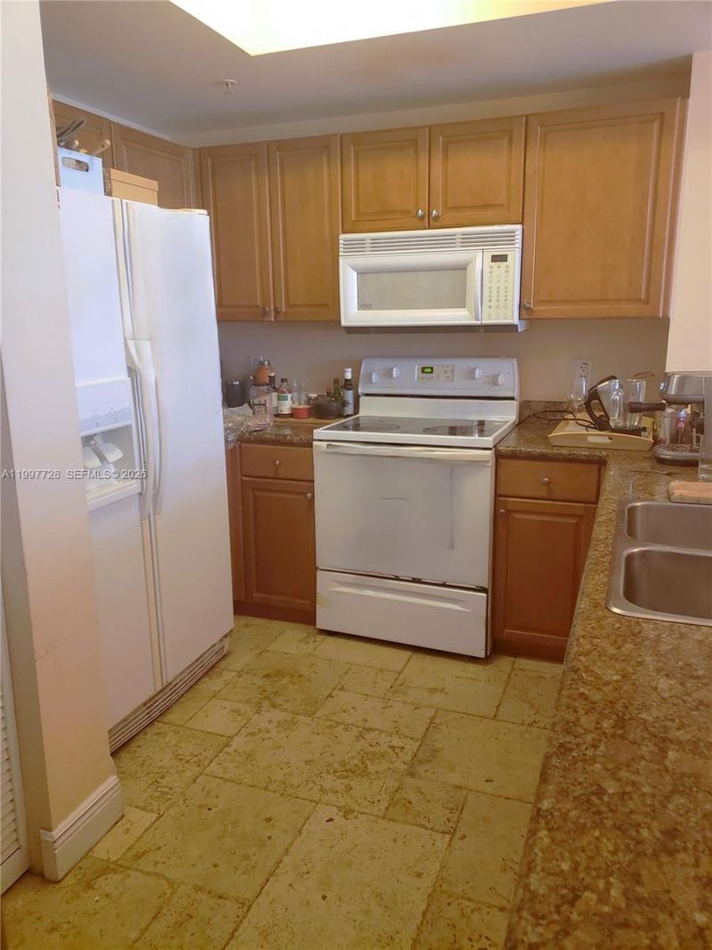357 Almeria Ave, Unit 705, Coral Gables, FL 33134 Photo