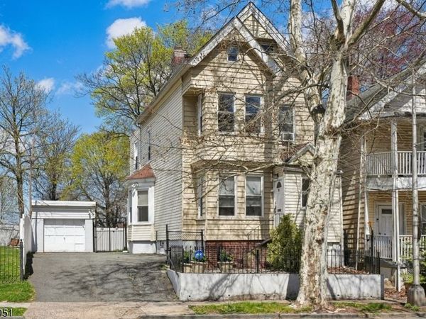 70 9Th Ave, East Orange, NJ 07018