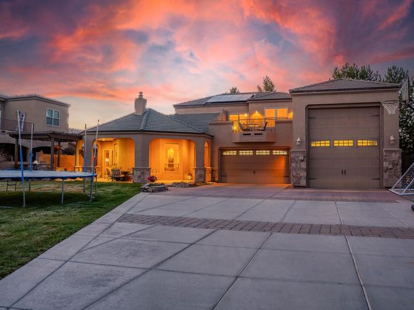 323 Nuevo Hacienda Lane NW, Los Ranchos, NM 87107