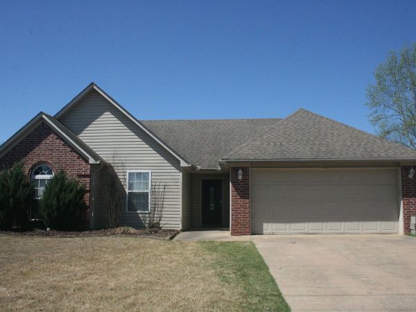 3011 Greenfield Drive, Bryant, AR 72022