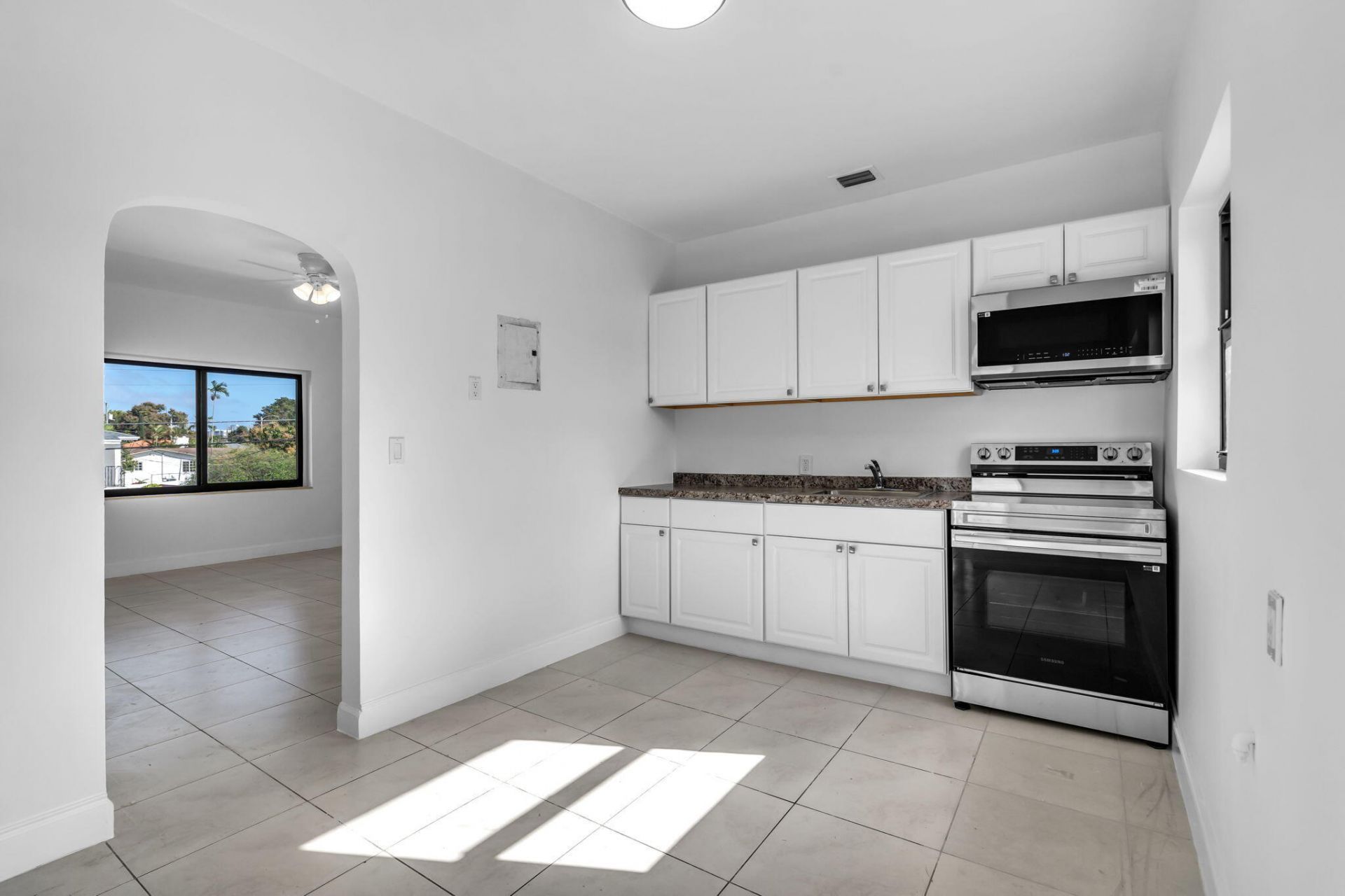 130 SW 31st Court, Unit 3, Miami, FL 33135 Photo