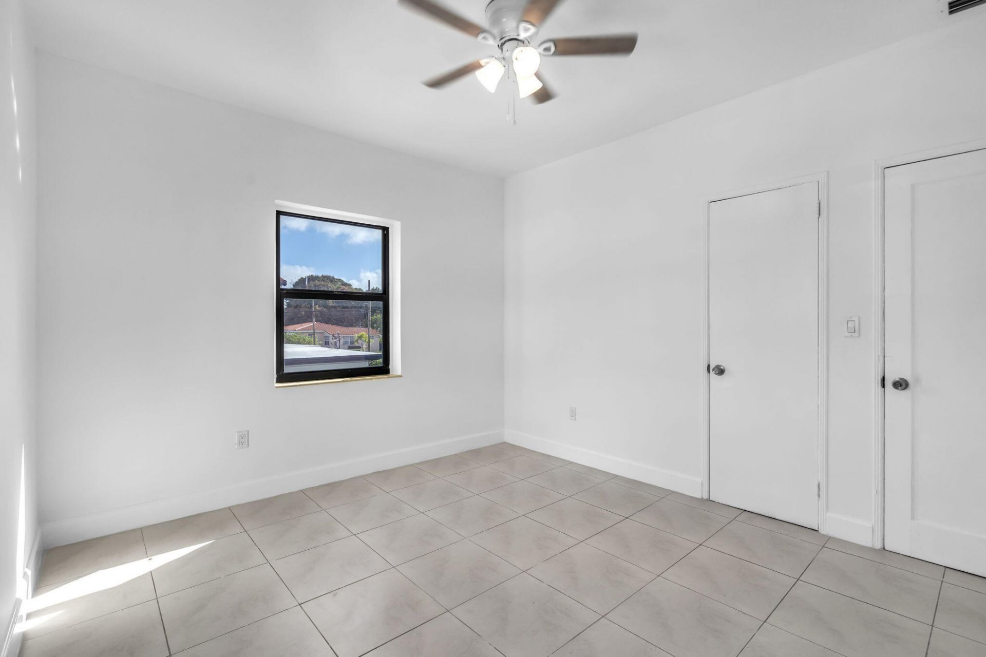 130 SW 31st Court, Unit 3, Miami, FL 33135 Photo