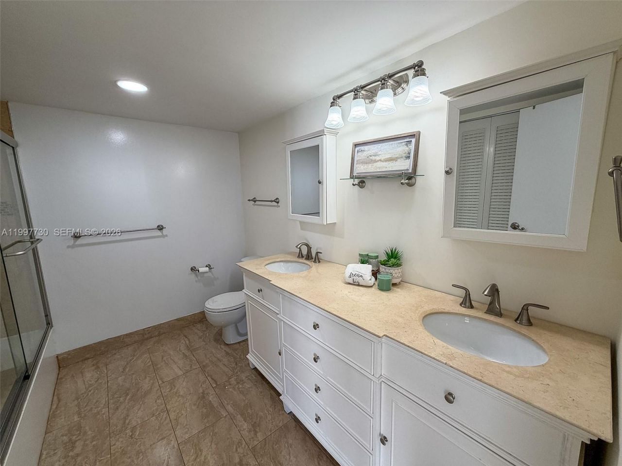 1000 Parkview Dr, Unit 531, Hallandale Beach, FL 33009 Photo