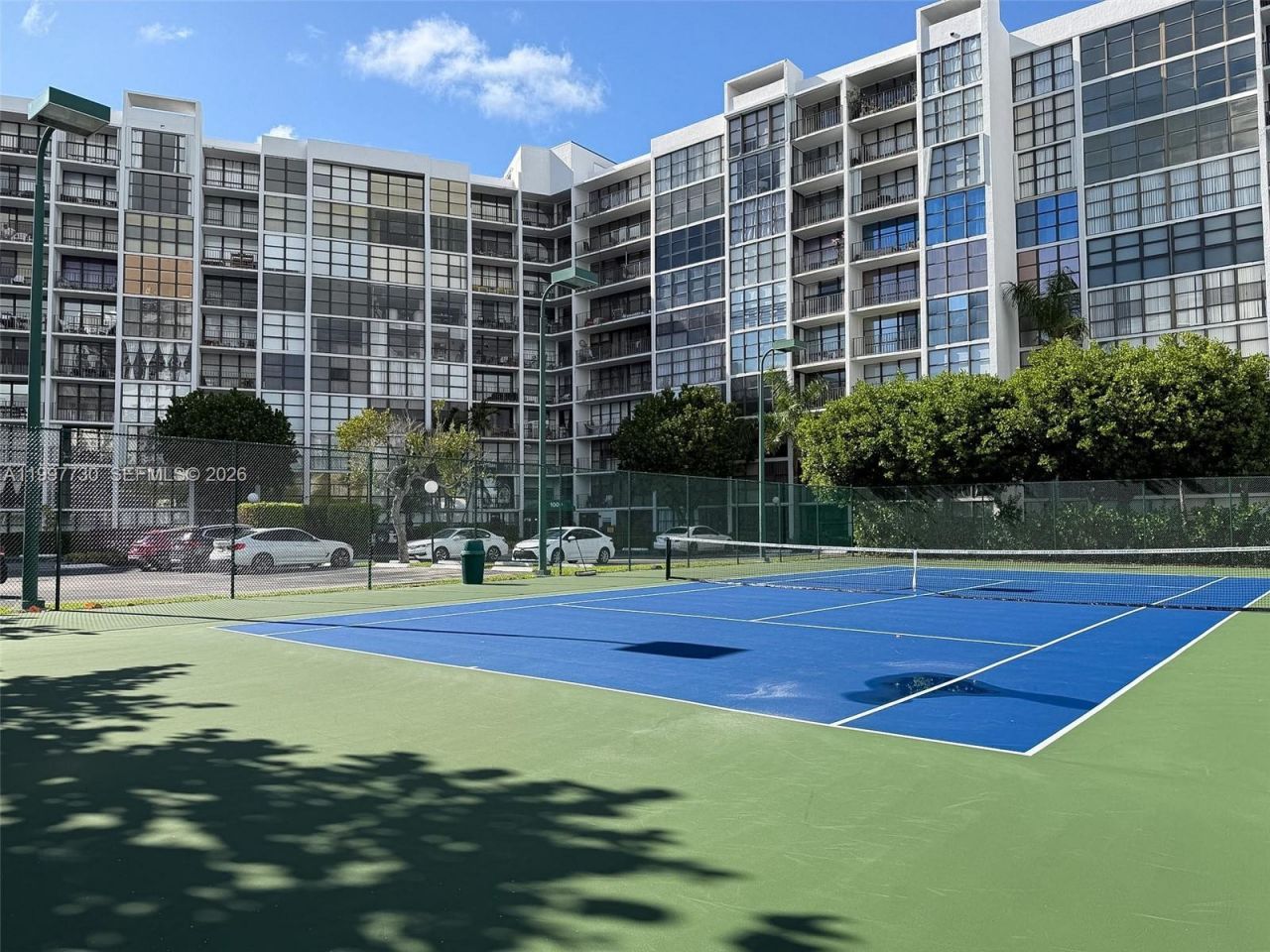 1000 Parkview Dr, Unit 531, Hallandale Beach, FL 33009 Photo