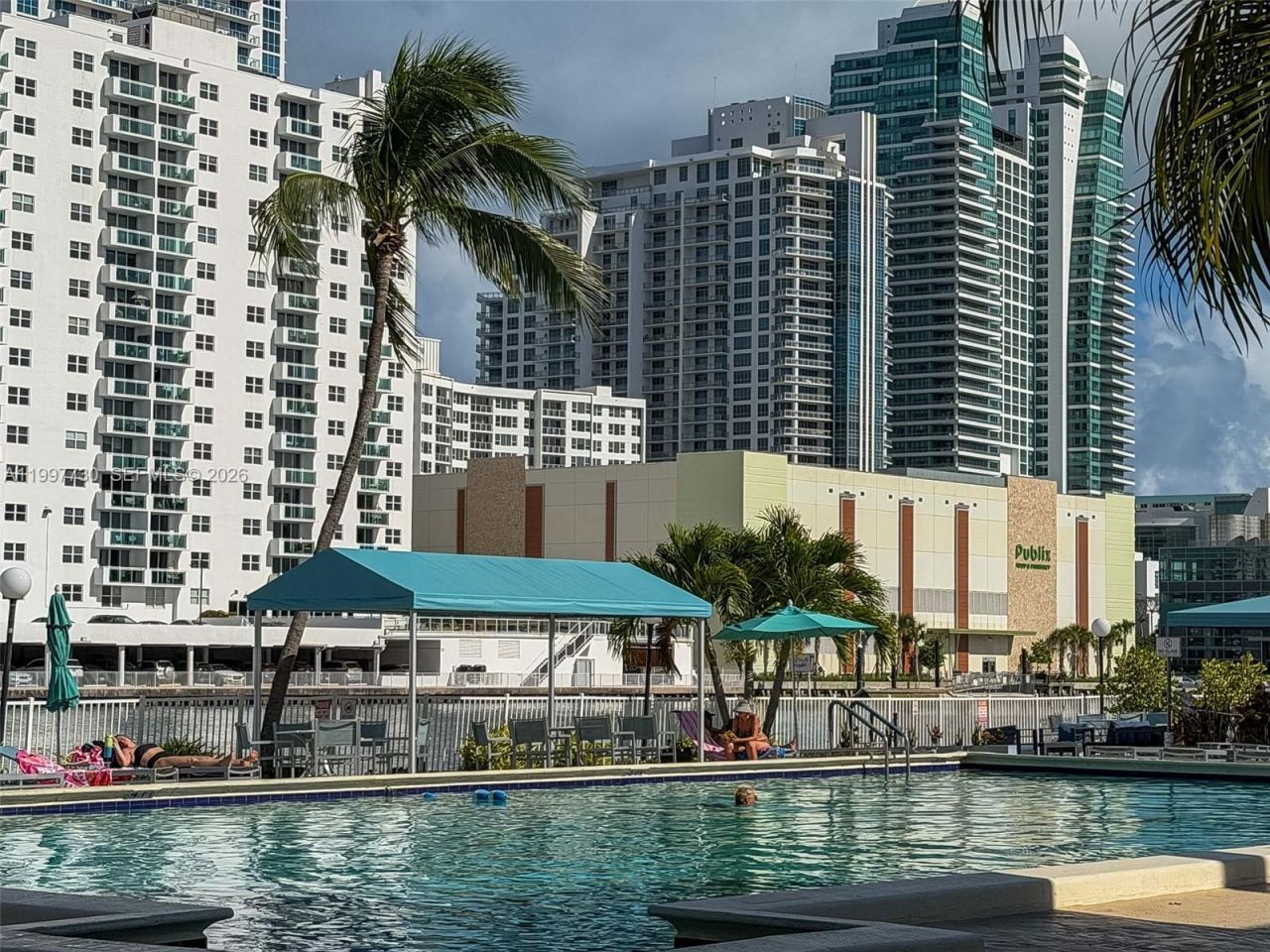 1000 Parkview Dr, Unit 531, Hallandale Beach, FL 33009 Photo