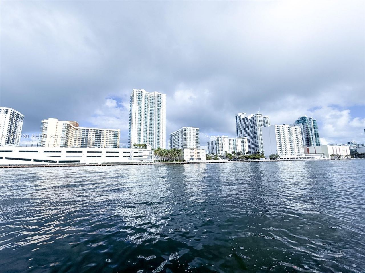 1000 Parkview Dr, Unit 531, Hallandale Beach, FL 33009 Photo