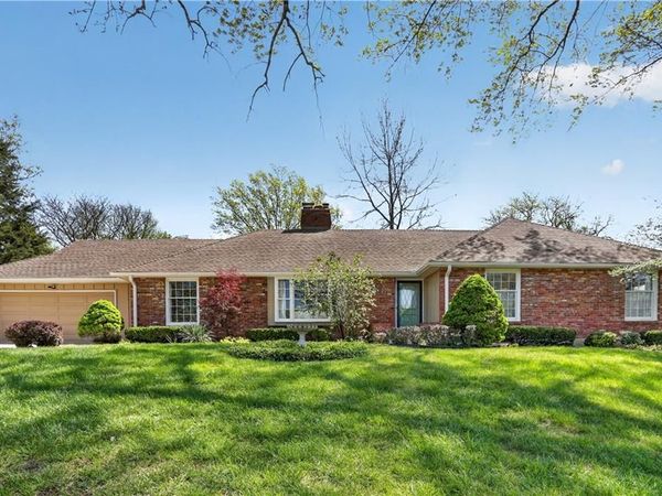 10011 Fontana Lane, Overland Park, KS 66207