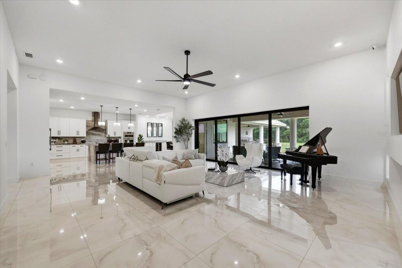 8459 Harvey Walden Drive, Plant City, FL 33565 Photo