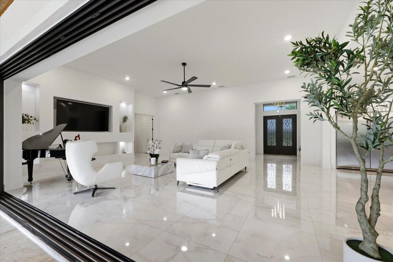 8459 Harvey Walden Drive, Plant City, FL 33565 Photo