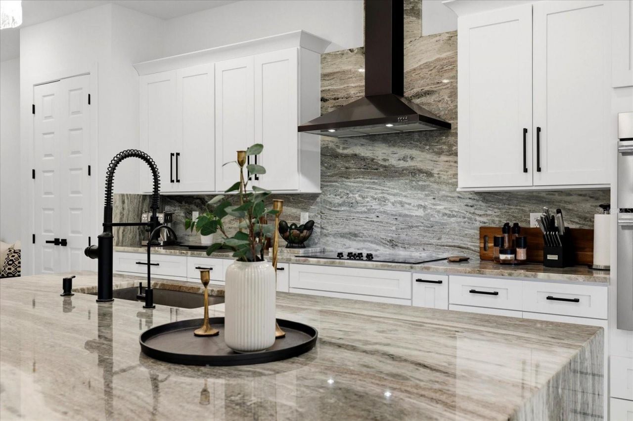 8459 Harvey Walden Drive, Plant City, FL 33565 Photo