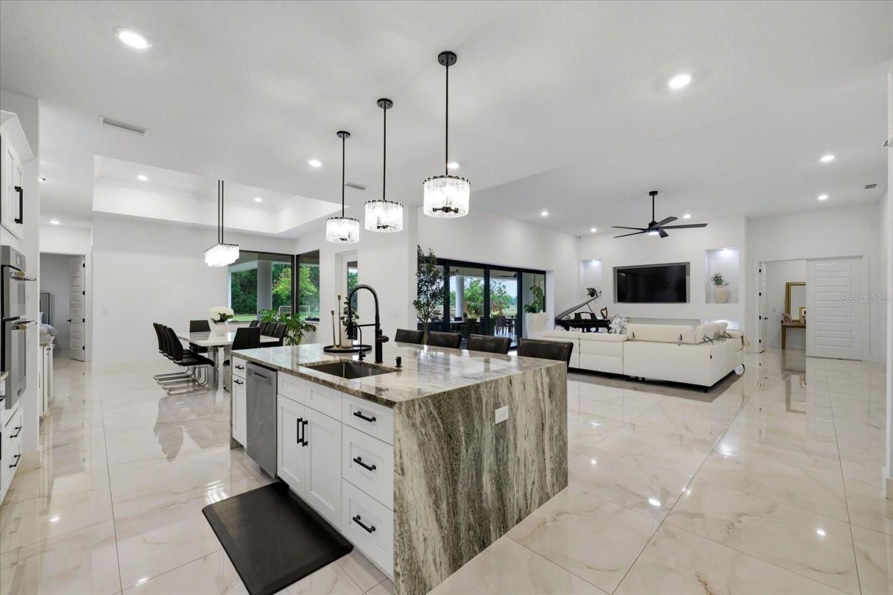 8459 Harvey Walden Drive, Plant City, FL 33565 Photo