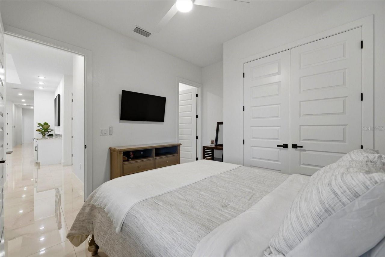 8459 Harvey Walden Drive, Plant City, FL 33565 Photo