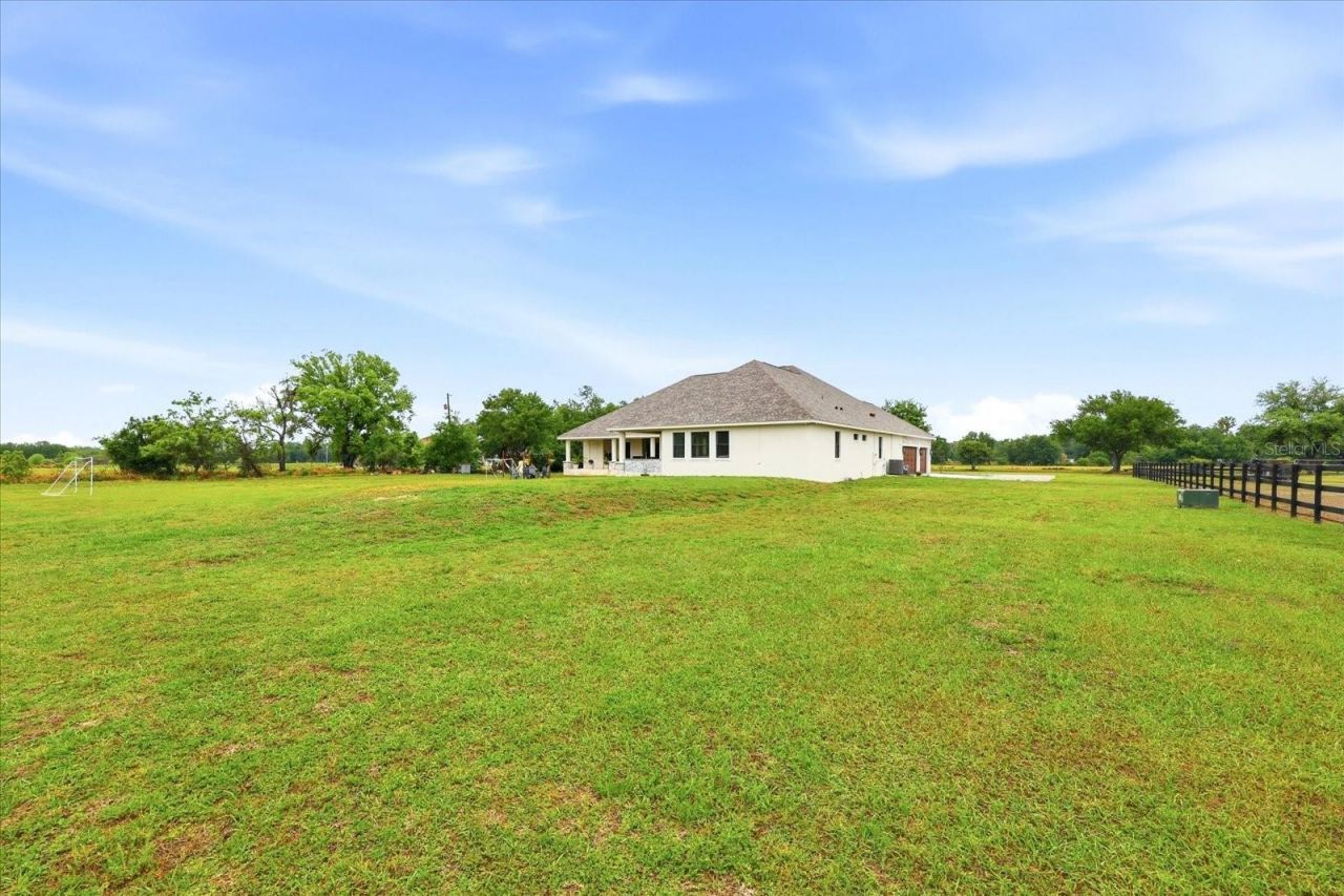 8459 Harvey Walden Drive, Plant City, FL 33565 Photo