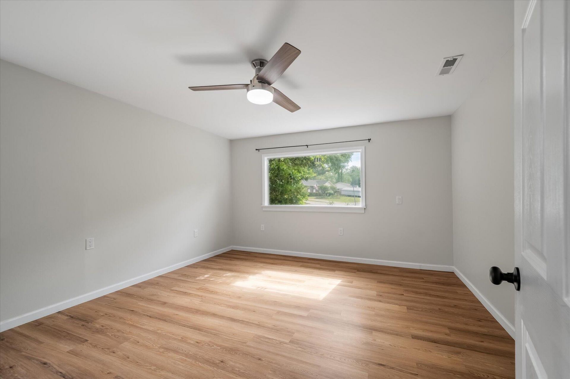 111 Hartford Drive Photo 16