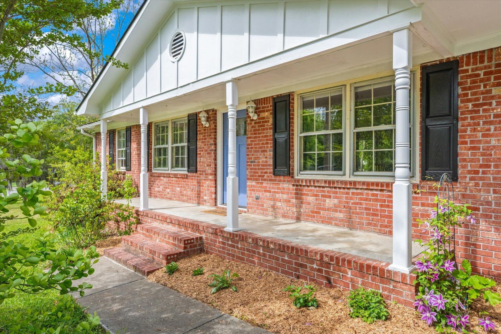 111 Hartford Drive Photo 2