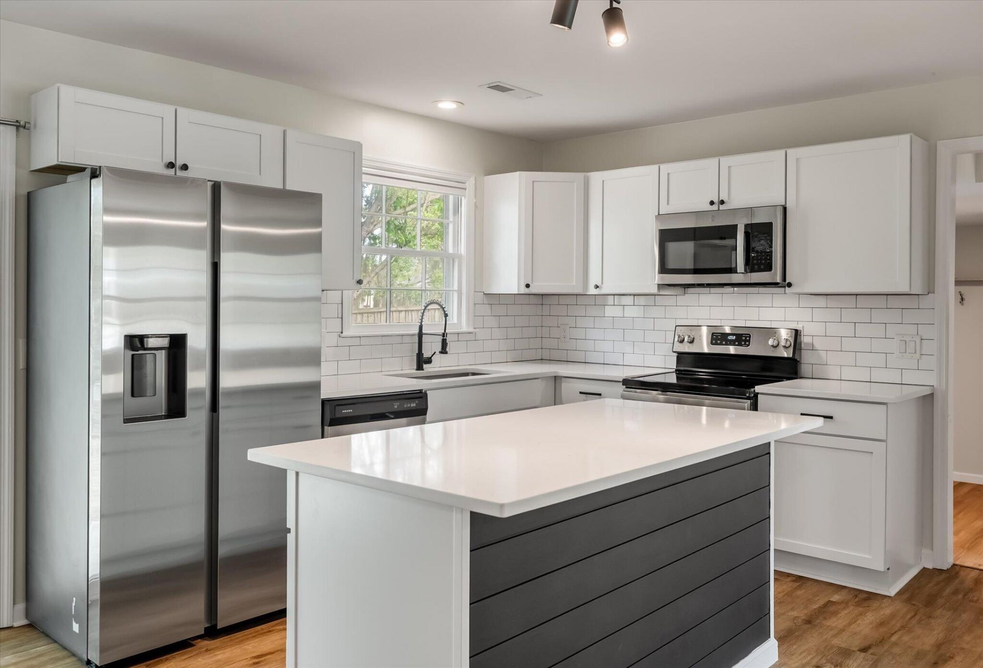 111 Hartford Drive Photo 6