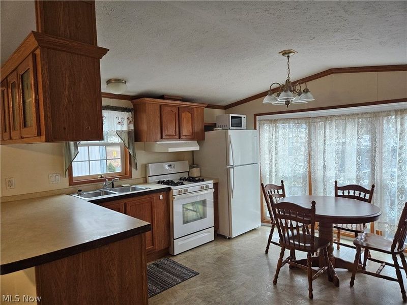 45 Hyland, Akron, OH 44312 Photo 4