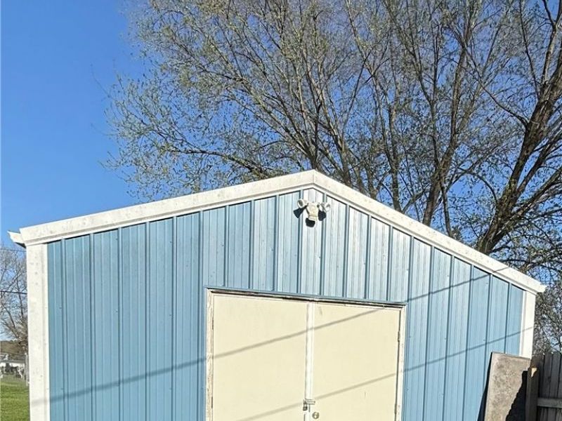 1748 South Lawn Extension, Coshocton, OH 43812 Photo 5