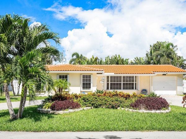 5221 NE 26th Avenue, Lighthouse Point, FL 33064