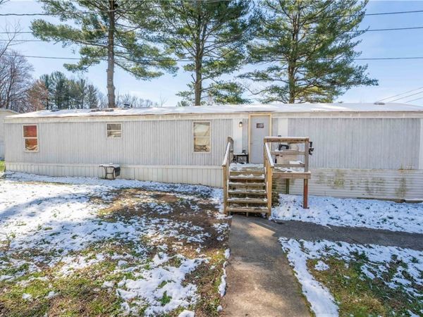 1801 Baldridge Ave, Connellsville, PA 15425