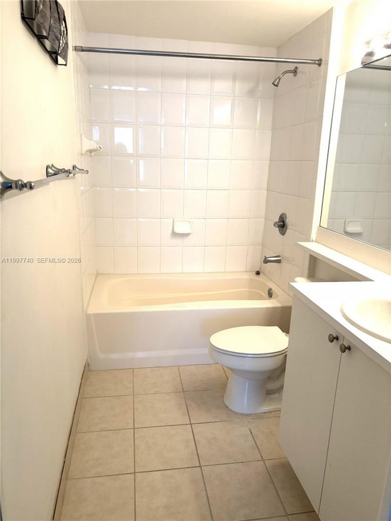 8050 N Nob Hill Rd , Unit 105, Tamarac, FL 33321 Photo