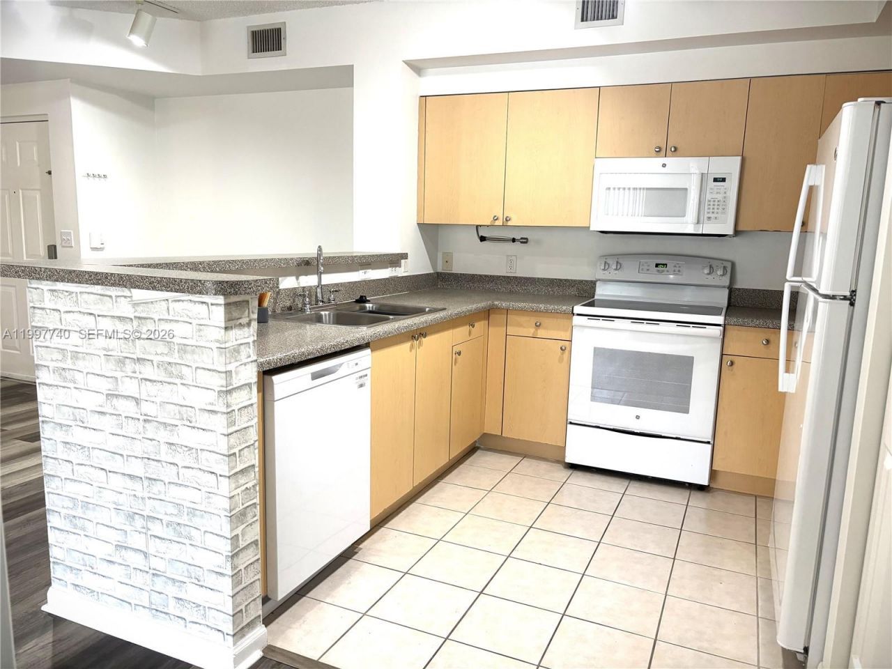 8050 N Nob Hill Rd , Unit 105, Tamarac, FL 33321 Photo