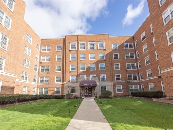 19101 Van Aken Boulevard Boulevard, Unit 216, Shaker Heights, OH 44122