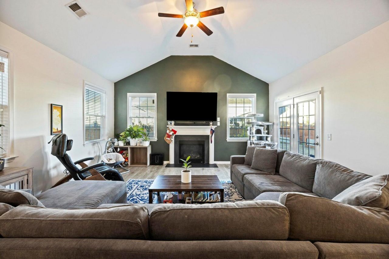 622 Pendleton Drive Photo 13