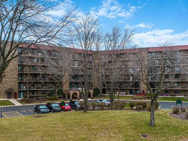 35 S Baybrook Drive , Unit 610, Palatine, IL 60074