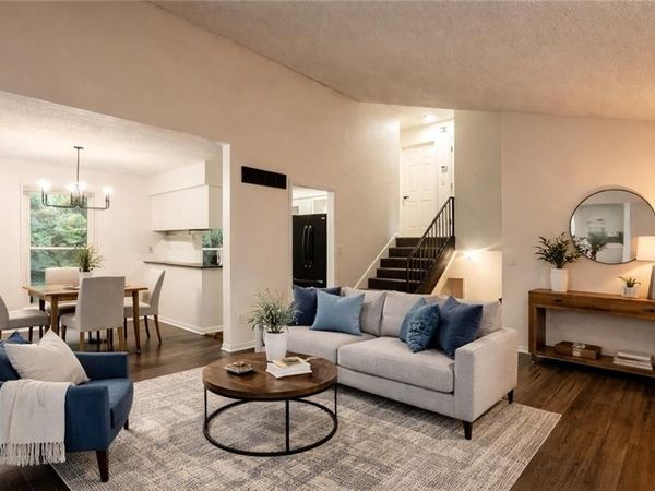 9525 Manning Avenue, Kansas City, MO 66134