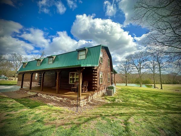 94 Oxford Rd , Holladay, TN 38341