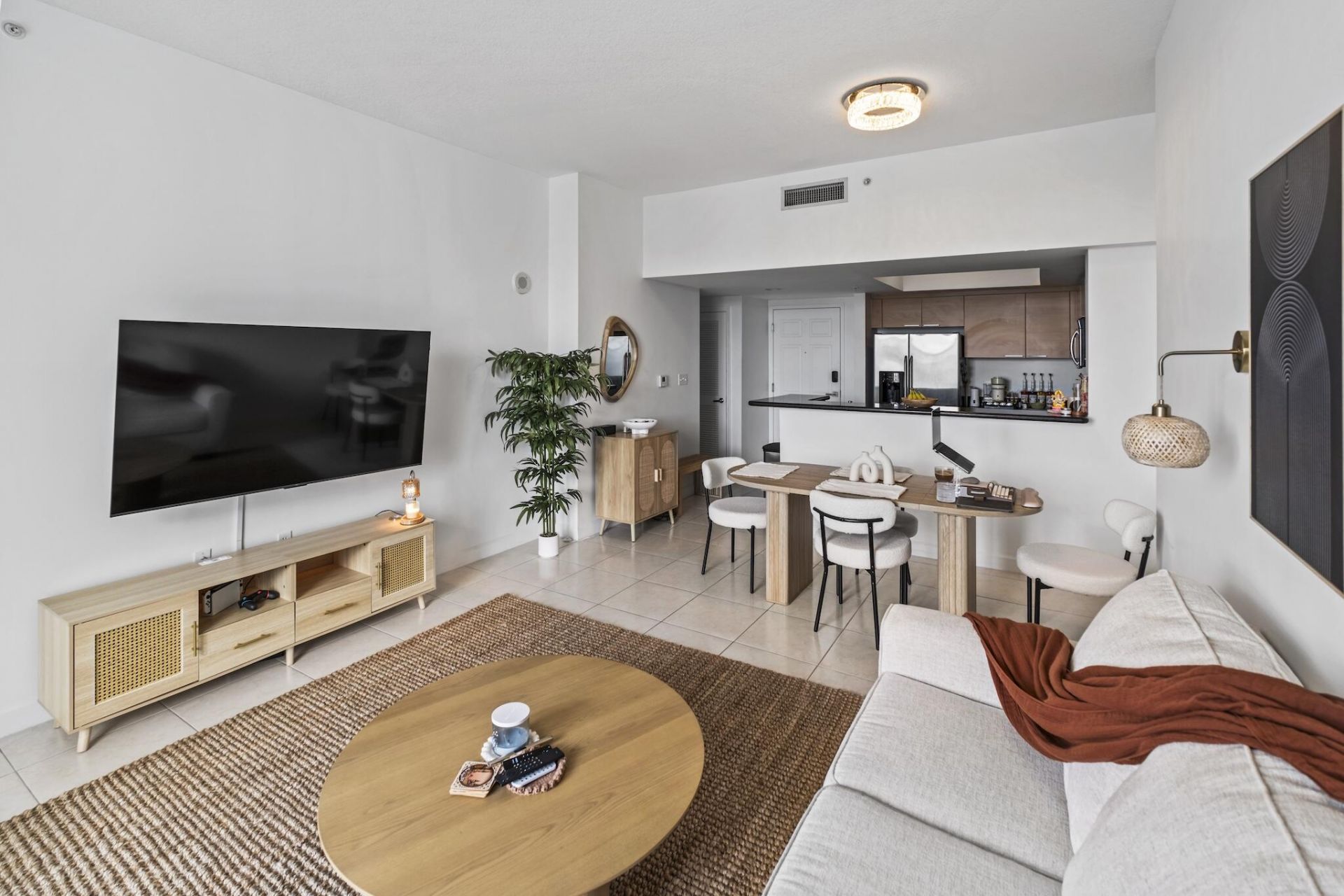 140 S Dixie Highway, Unit 823, Hollywood, FL 33020 Photo