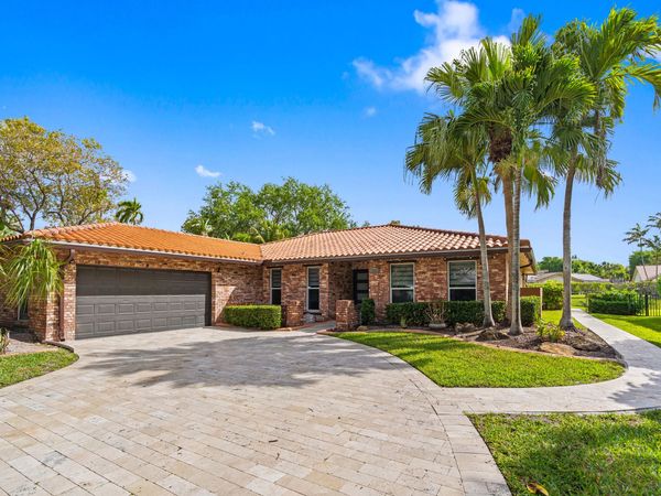 10027 Ramblewood Drive, Coral Springs, FL 33071