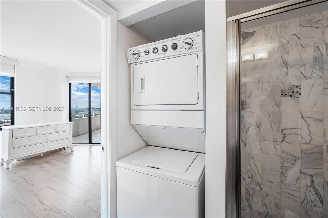 2000 Towerside Ter, Unit PH9, Miami, FL 33138 Photo