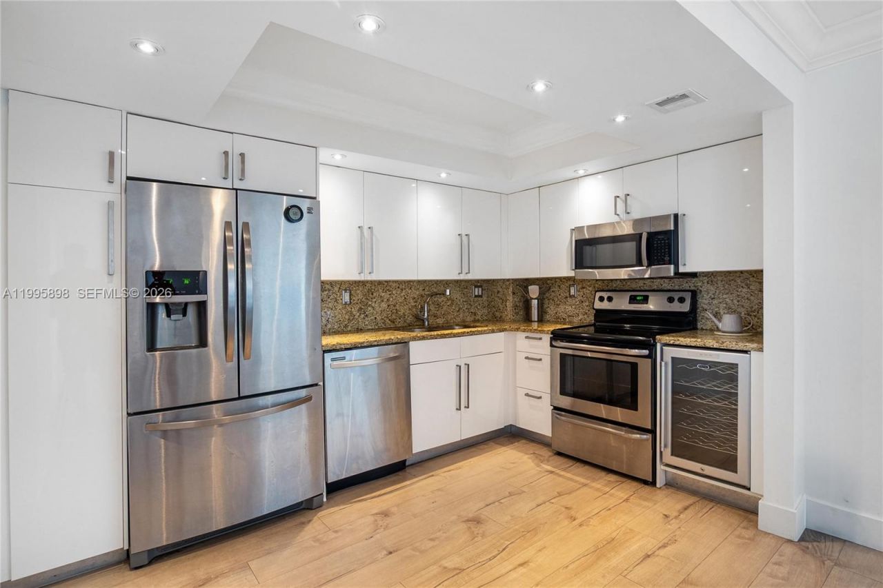 2000 Towerside Ter, Unit PH9, Miami, FL 33138 Photo