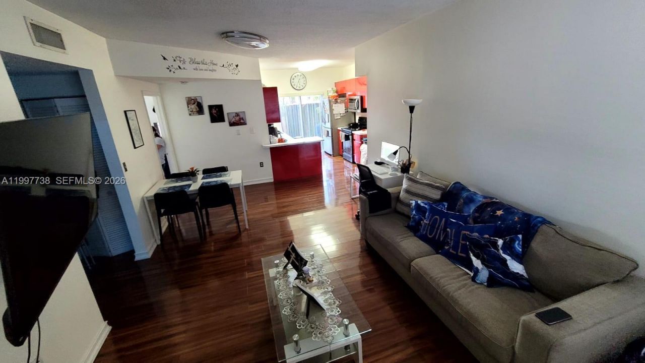 8017 Lake Dr, Unit 103, Doral, FL 33166 Photo