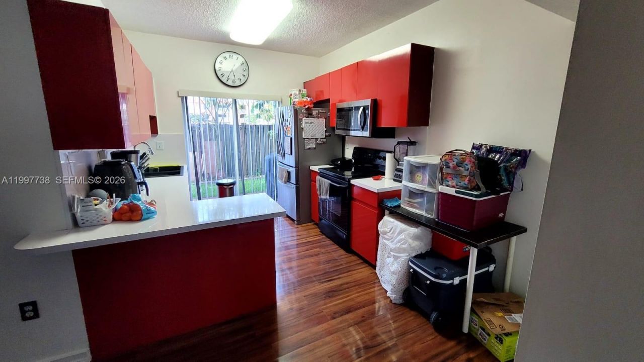 8017 Lake Dr, Unit 103, Doral, FL 33166 Photo