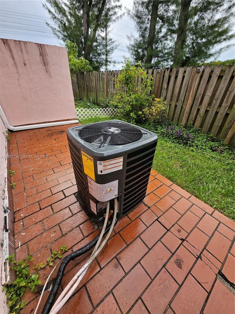 8017 Lake Dr, Unit 103, Doral, FL 33166 Photo