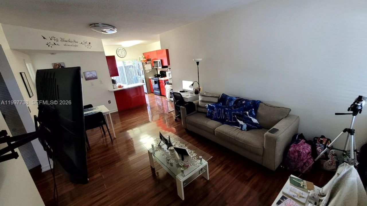 8017 Lake Dr, Unit 103, Doral, FL 33166 Photo