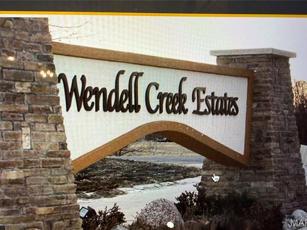 8736 Wendell Creek Drive, St Jacob, IL 62281